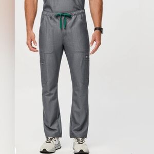 FIGS Men's Cairo Cargo Scrub Pants in Gray. Size L